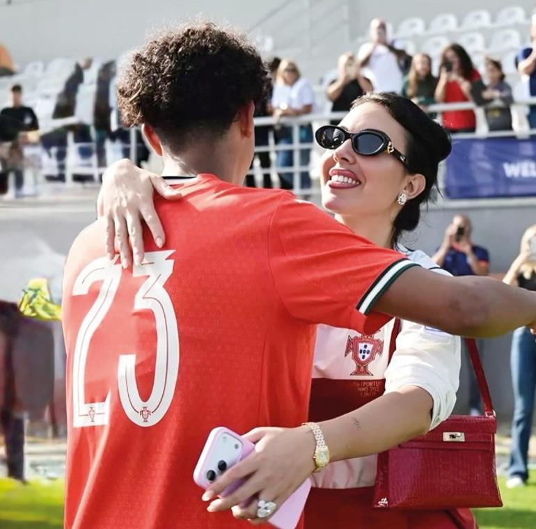 Dunyaca Unlu Model Georgina Rodrguez8217in Antalya Ziyareti ve Ozel Anlari Dunyaca Unlu Model Georgina Rodrguezin Antalya Ziyareti ve Ozel Anlari