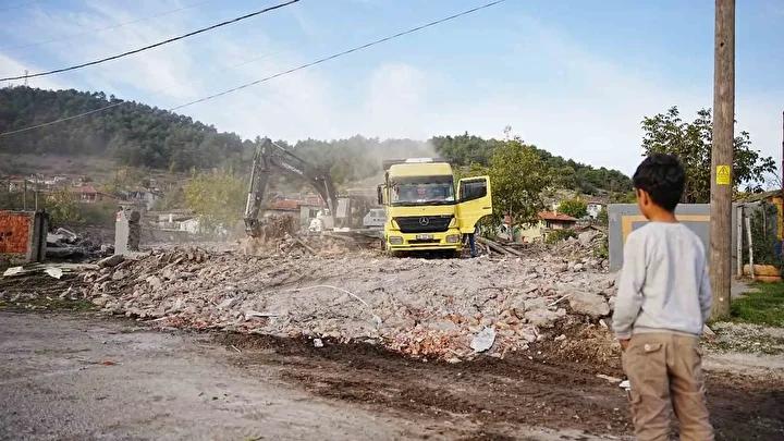 Elazığ Depremi Sonrası Güvenlik ve Yenileme Çalışmaları Hızla Devam Ediyor