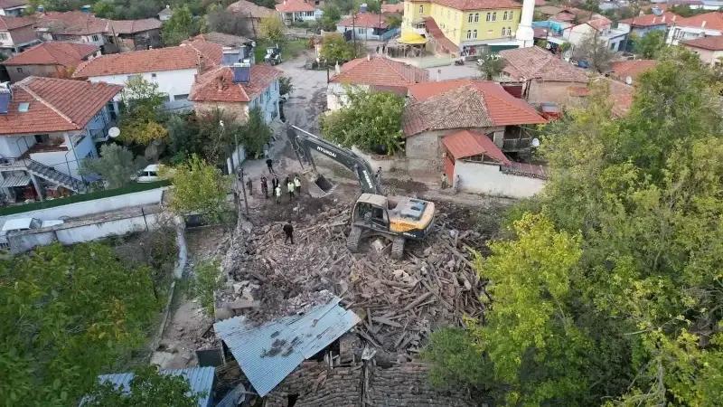 Elazığ Depremi Sonrası Güvenlik ve Yenileme Çalışmaları Hızla Devam Ediyor