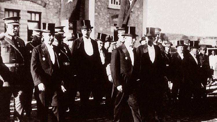 En Guzel 10 Kasim Mesajlari 2025 Ataturk8217u Anma Sozleri Duygusal Paylasimlar En Guzel 10 Kasim Mesajlari 2025 Ataturk8217u Anma Sozleri Duygusal Paylasimlar ve Resimli Gorseller