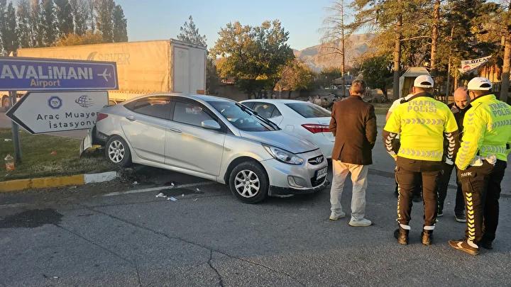 Erzincan'da Trafik Kazası Sonucu Çok Sayıda Yaralı Hastaneye Kaldırıldı