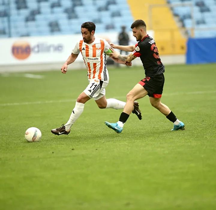 Eski Beşiktaş Futbolcusunun İlginç Yeni Mesleği Şaşkınlık Yarattı