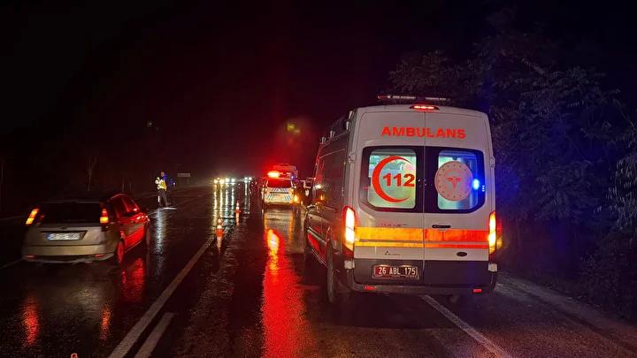 Eskisehirde Trafik Kazasi Cok Sayida Yarali Var Eskisehirde Trafik Kazasi Cok Sayida Yarali Var