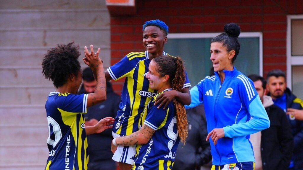 Fenerbahçe Kadınlar Takımı Trabzonspor’u 2-0 Yenerek Yenilmezlik Serisini Sürdürüyor