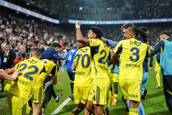 Fenerbahce hafta sonunda Besiktas karsisinda aldigi onemli galibiyetle sampiyonluk yarisinda