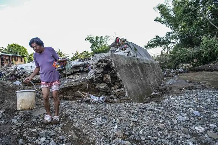 Filipinleri Vuran Kalmaegi Tayfununda Can Kaybi ve Arama Calismalari