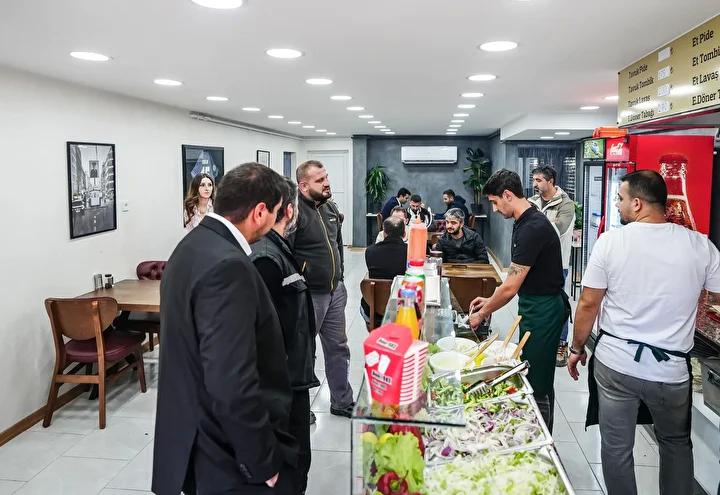 Futbolculuktan Döner İmparatorluğuna: Orkan Çınar'ın Kariyer ve İş Hayatı Hikayesi