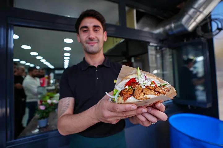 Futbolculuktan Döner İmparatorluğuna: Orkan Çınar'ın Kariyer ve İş Hayatı Hikayesi