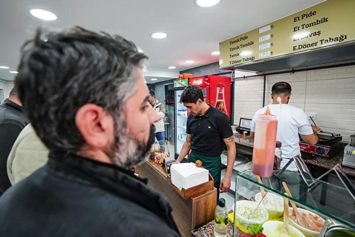 Futbolculuktan Döner İmparatorluğuna: Orkan Çınar'ın Kariyer ve İş Hayatı Hikayesi