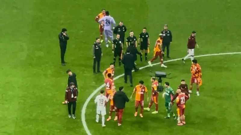 Galatasaray-Trabzonspor Maç Sonu Gözlemleri ve Hakem Tepkileri