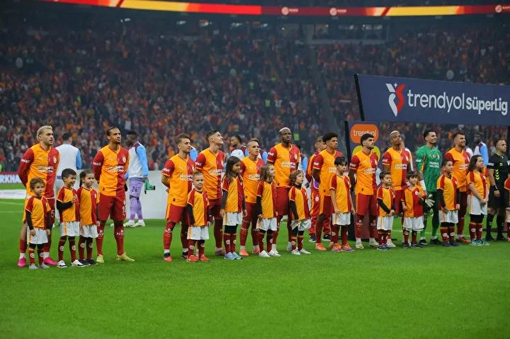 Galatasaray-Trabzonspor Maçında Barış Alper Yılmaz'a Tribün Tepkisi