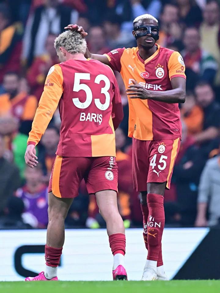Galatasaray-Trabzonspor Maçında Barış Alper Yılmaz'a Tribün Tepkisi