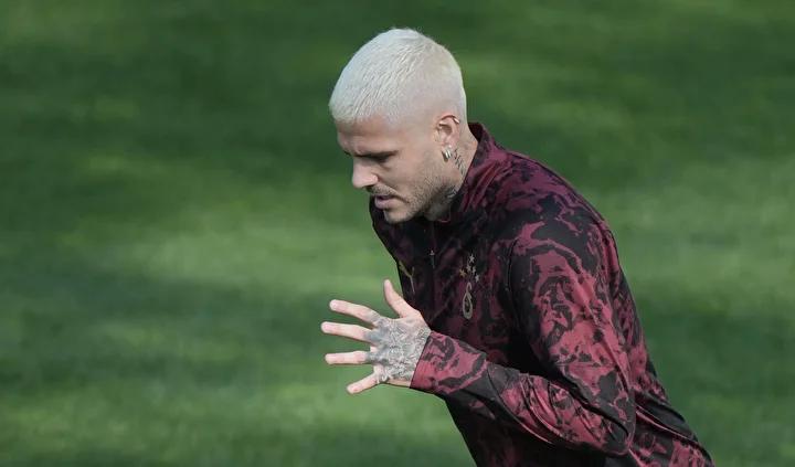 Galatasaray'ın Ajax Maçı Öncesi Icardi'nde Değişim Dikkat Çekti 4 Galatasaray'ın Ajax Maçı Öncesi Icardi'nde Değişim Dikkat Çekti