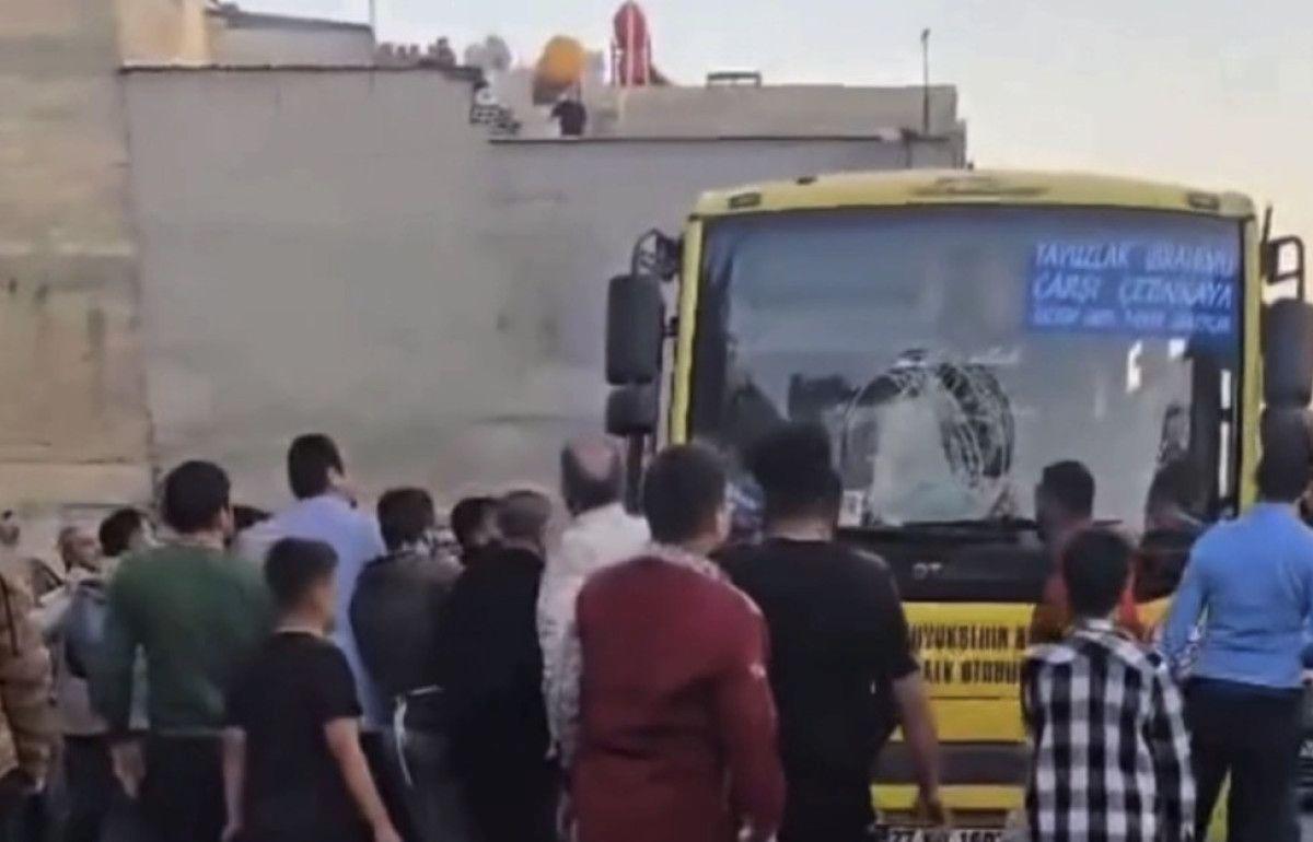 Gaziantep Halk Otobusu Soforune Saldiri Olayi Yasli Yolcu Tartismasi Siddete Gaziantep Halk Otobusu Soforune Saldiri Olayi Yasli Yolcu Tartismasi Siddete Donustu