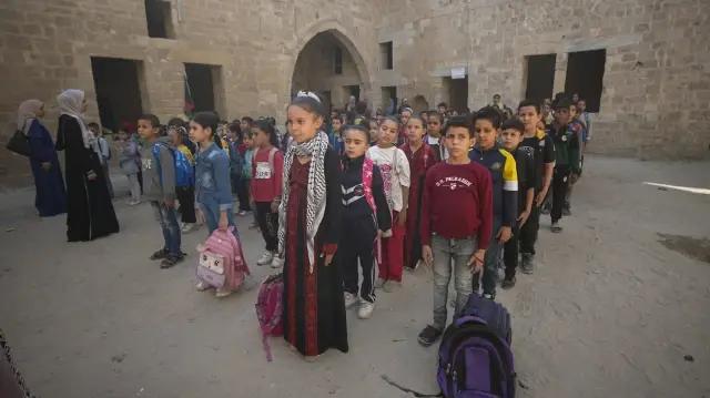 Gazze’de Tarihi El-Kemaliyye Okulu Yeniden Öğrencilerini Ağırlamaya Başladı