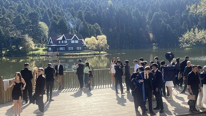 Gölcük Tabiat Parkı’nda Sonbahar Manzarası ve Tatil Yoğunluğu