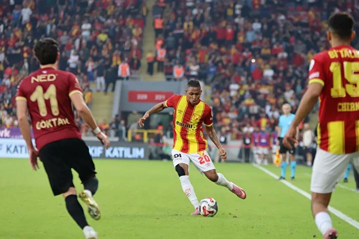 Haftanin En Iyi Performans Gosteren Oyunculari ve Dizilisi Haftanin En Iyi Performans Gosteren Oyunculari ve Dizilisi