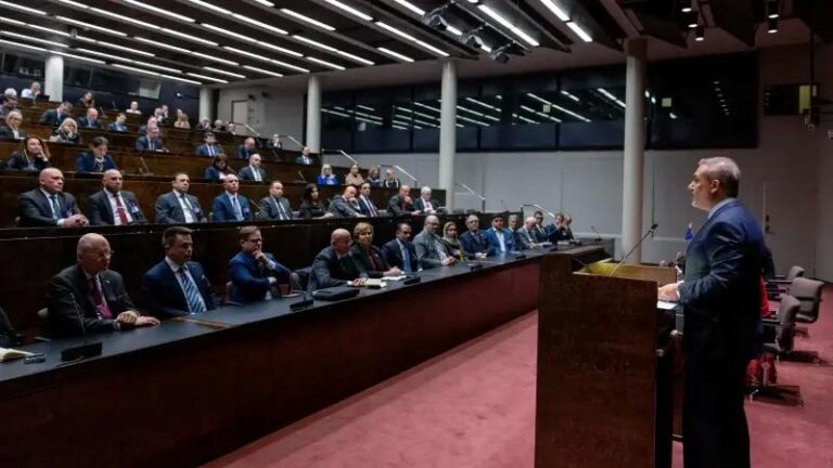 Hellenki Parlamento Uzerinden Disisleri Bakani Fidandan Kritik Mesaj