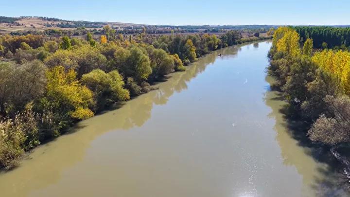 Hevsel Bahçeleri'nde Sonbahar Manzarası: Doğanın ve Medeniyetin Buluşması