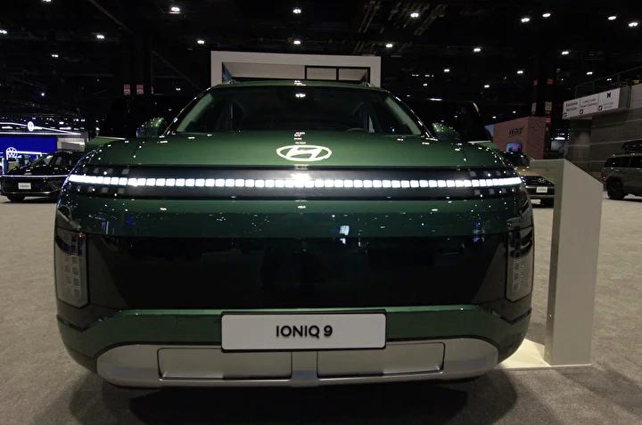 Hyundai IONIQ 9 20258217te Yollarda Goz Kamastiracak Elektrikli SUV Elektrikli Guc ve Menzil Ozellikleri