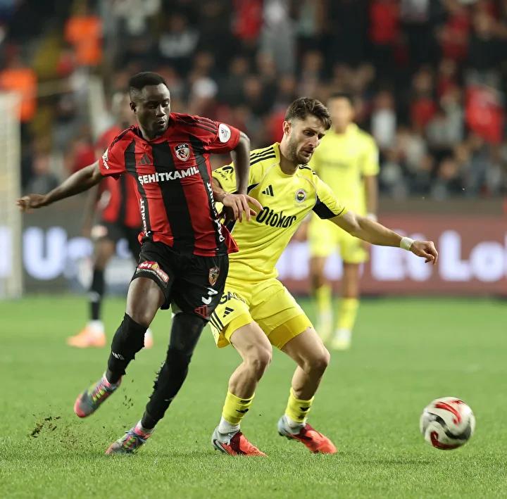 İsmail Yüksek'in Transfer Görüşmeleri ve Performans Güncellemeleri