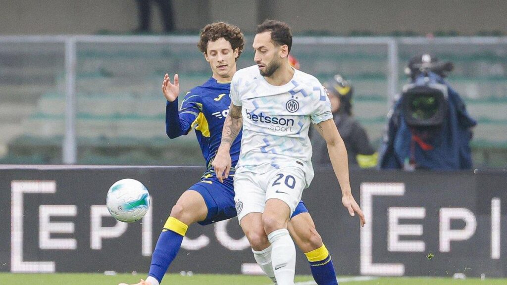 İtalya Serie A’da Inter’in Verona Zaferi ve Hakan Çalhanoğlu’nun Performansı