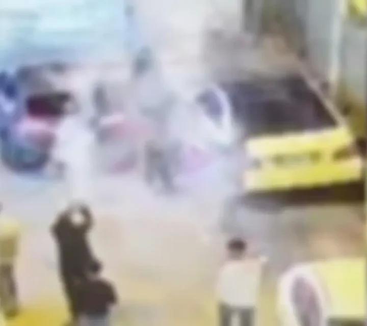 İtfaiye ve Polisin Havai Fişek Sebepli Yangınla Mücadelesi