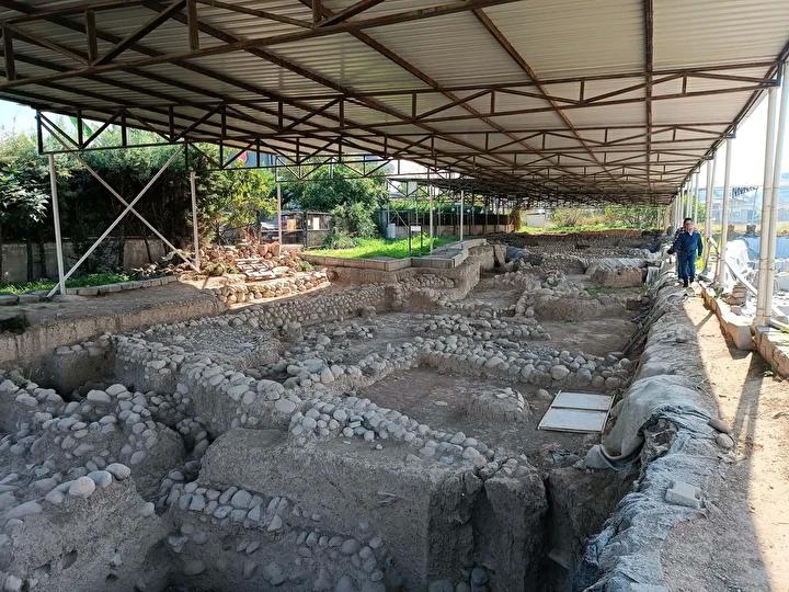 Yassitepede Kadin Figurleri ve Gunumuz Kulturel Yansimalari