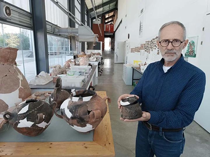 Izmir Arkeoloji Kazilarinda Yeni Bulgular ve Kazi Calismalari Hakkinda Guncel Bilgiler