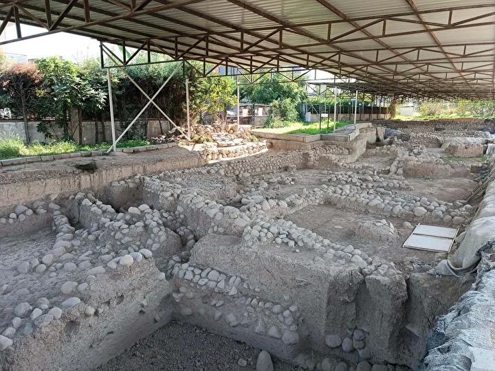 Izmir Arkeoloji Kazilarinda Yeni Bulgular ve Kazi Calismalari Hakkinda Guncel Bilgiler