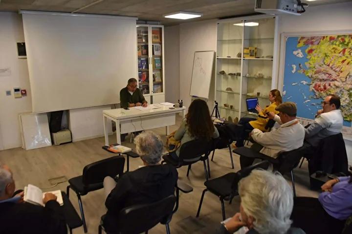 Izmirde Kent Jeolojisi ve Deprem Guvenligi Calistayi Sonuclari