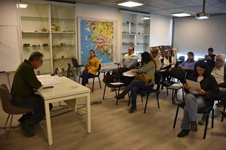 Izmirde Kent Jeolojisi ve Deprem Guvenligi Calistayi Sonuclari