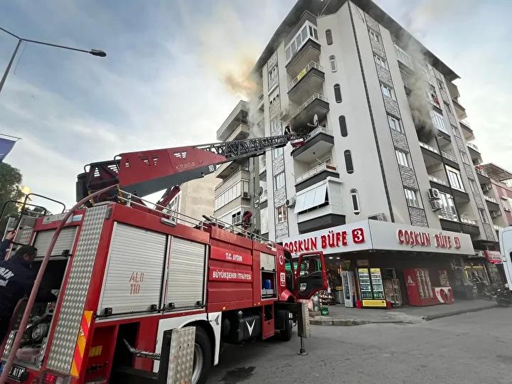 İzmir'deki Apartman Yangını Korkuttu: Olay Yeri ve Sonrası Detaylar