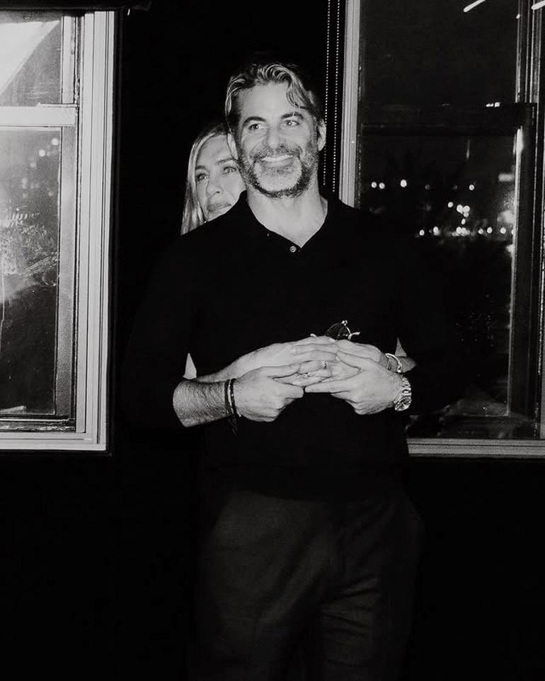 Jennifer Aniston'ın Yeni Aşkı: Jim Curtis ile Yeniden Birliktelik Serüveni