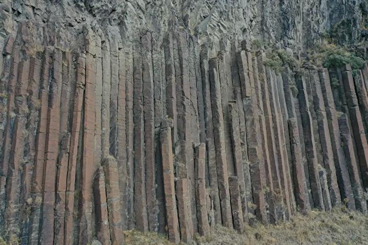 Kagizman Bazalt Sutunlari Dogal Harikalar ve Koruma Calismalari Volkanik ve Jeolojik Ozellikler Uzerine