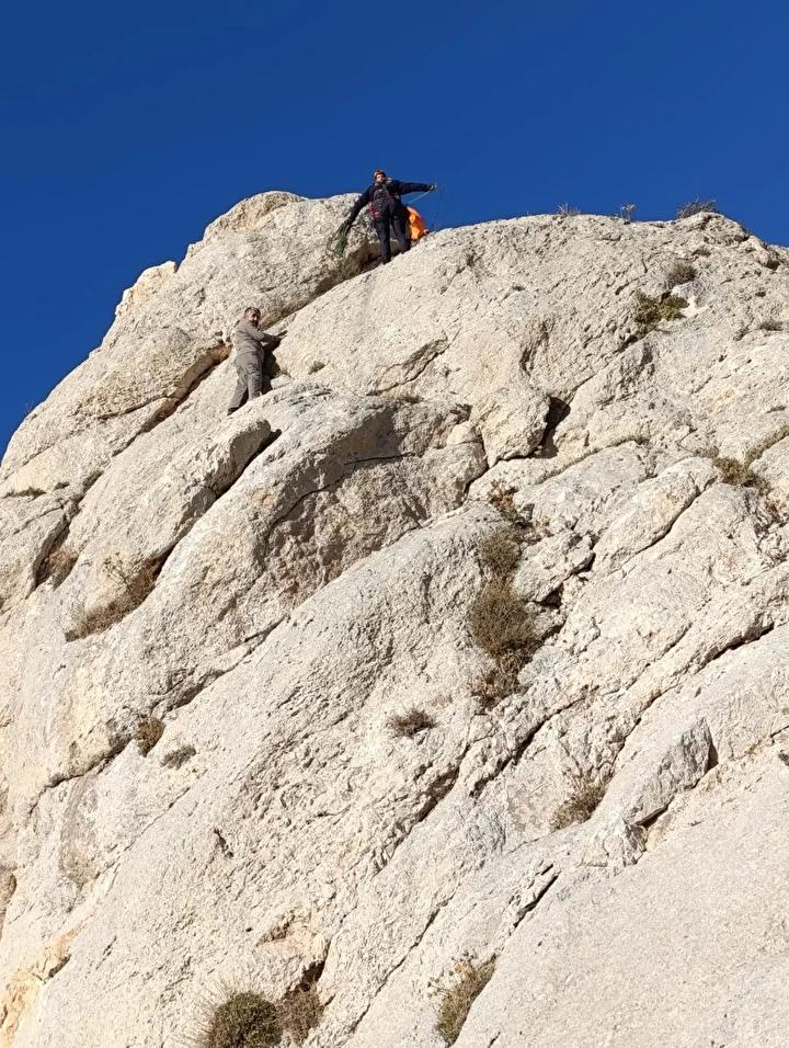 Kalecik Mahallesi Kayalıklarında Mahsur Kalan Şefik Bartin Kurtarıldı