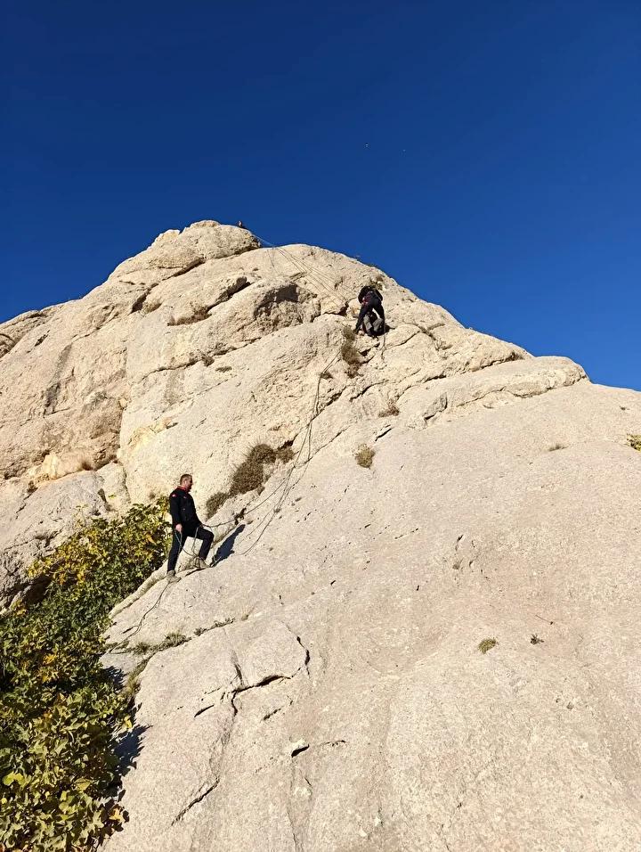 Kalecik Mahallesi Kayalıklarında Mahsur Kalan Şefik Bartin Kurtarıldı