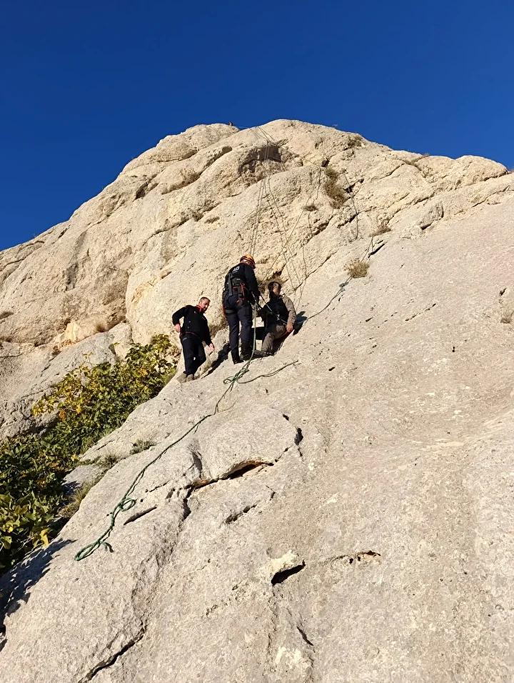 Kalecik Mahallesi Kayalıklarında Mahsur Kalan Şefik Bartin Kurtarıldı