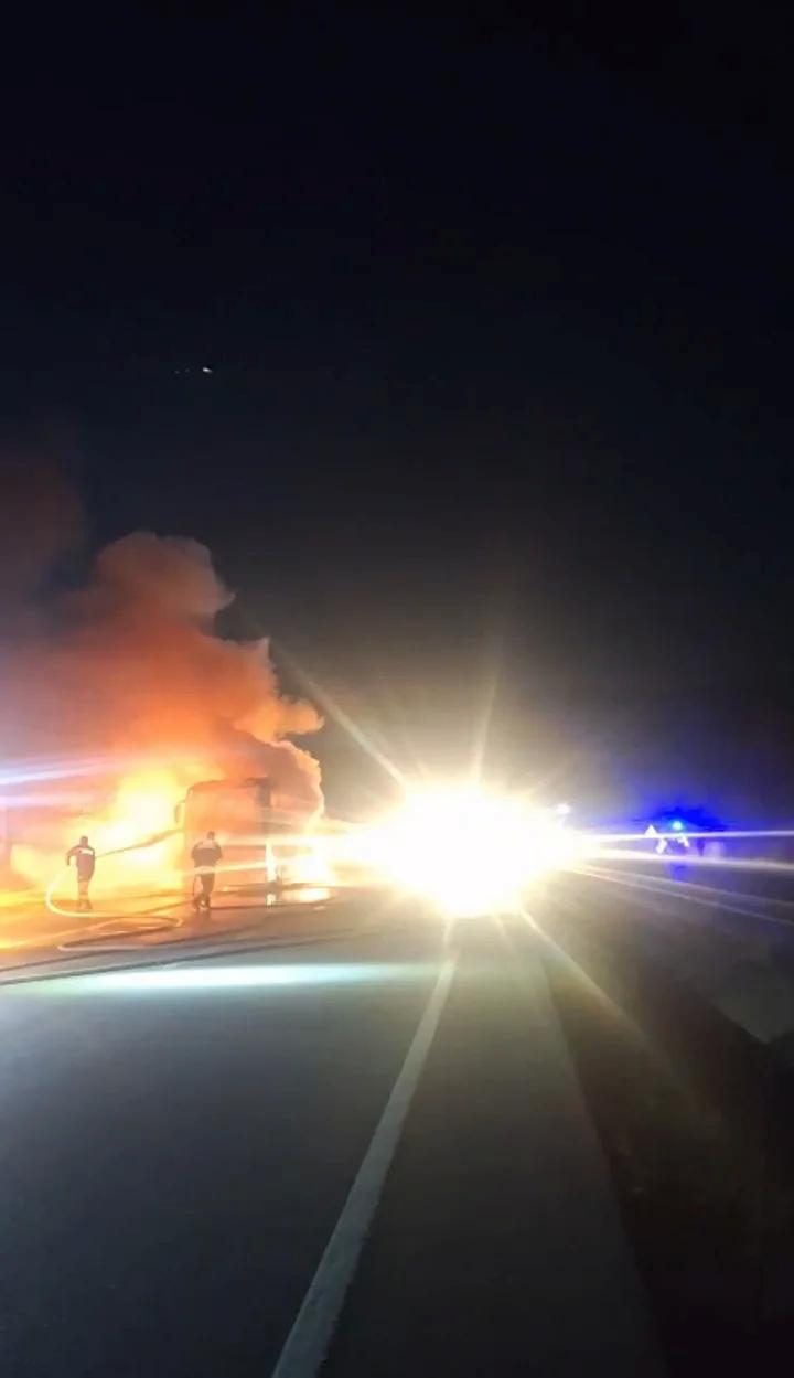 Karabukte Yolcu Otobusu Motor Bolumunde Yangin Cikti 2 Soforun Aciklamasi