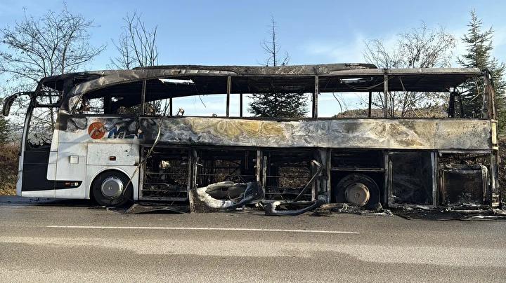 Karabukte Yolcu Otobusu Motor Bolumunde Yangin Cikti 4 Karabukte Yolcu Otobusu Motor Bolumunde Yangin Cikti