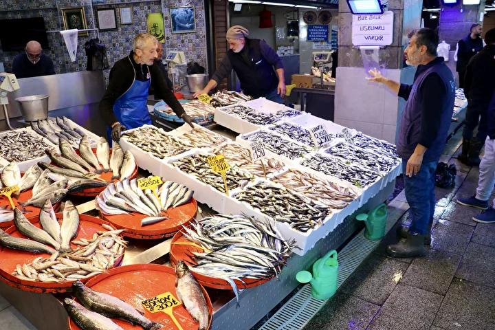 Karadeniz’de Balık Fiyatları ve Hamsi Bereketi Artık Tezgahlarda