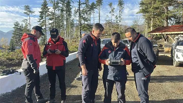 Kayip Anne ve Oglunun Arama Calismalari Hiz Kesmeden Devam Ediyor Kayip Anne ve Oglunun Arama Calismalari Hiz Kesmeden Devam Ediyor