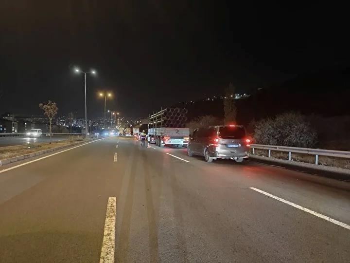 Kayseri Yolunda Patates Yuklu Tirin Kaza Ani ve Sonrasi Kayseri Yolunda Patates Yuklu Tirin Kaza Ani ve Sonrasi