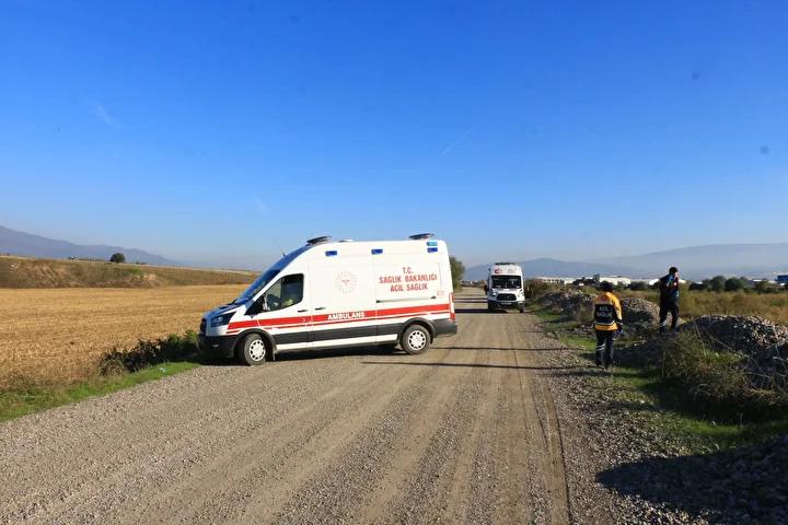 Kazada Kontrolden Çıkan Otomobil Gölete Uçtu - Bir Yaralı Hastaneye Kaldırıldı