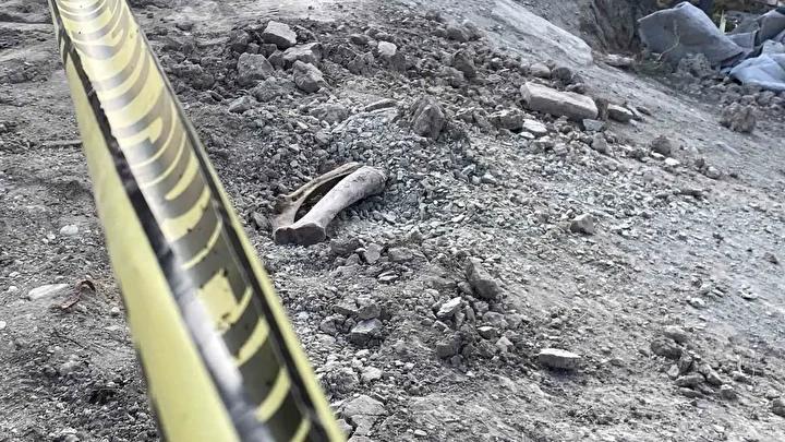 Kazı Çalışması Sırasında Eski Mezarların Kemikleri Gün yüzüne Çıktı