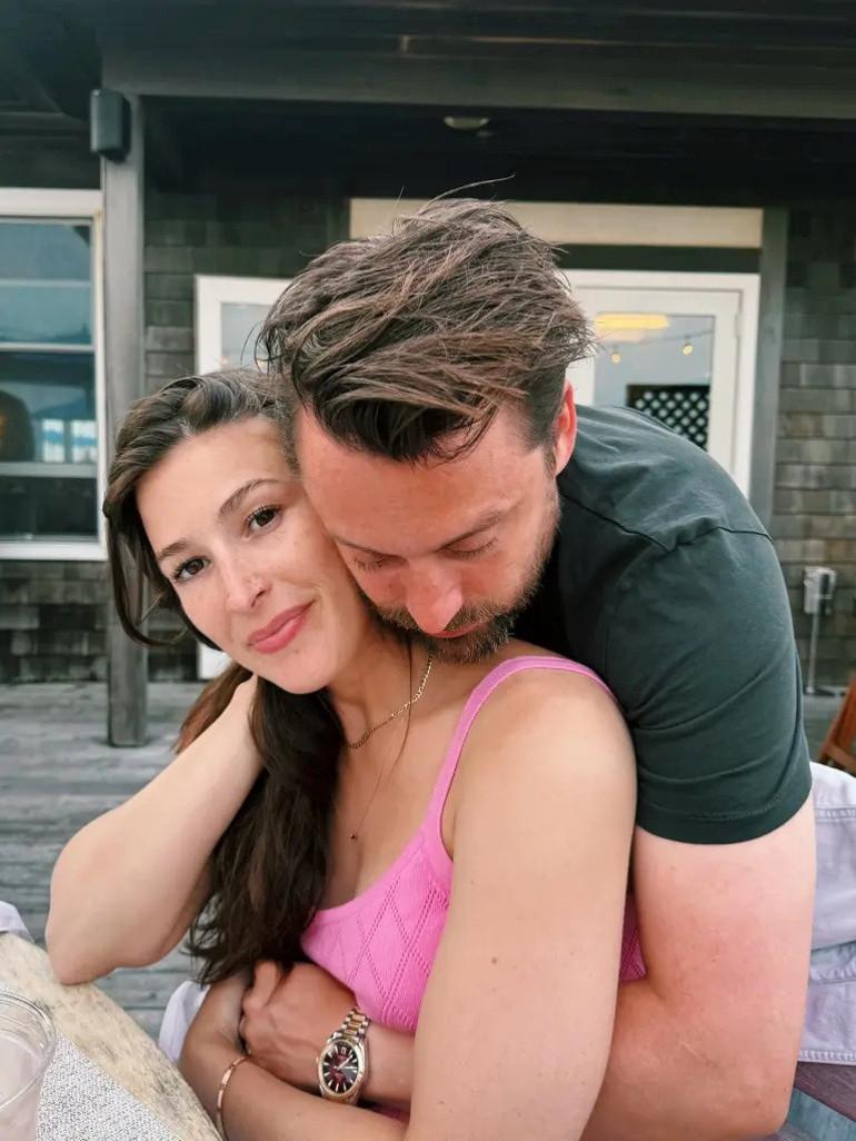 Kieran Culkin ve Jazz Charton Ailelerini Buyutmeye Devam Ediyor Kieran Culkin ve Jazz Charton Ailelerini Buyutmeye Devam Ediyor