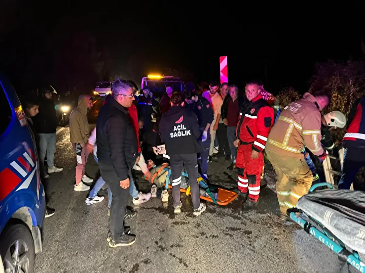 Kopruden Dusen Motosiklet Surucusu Kurtarildi