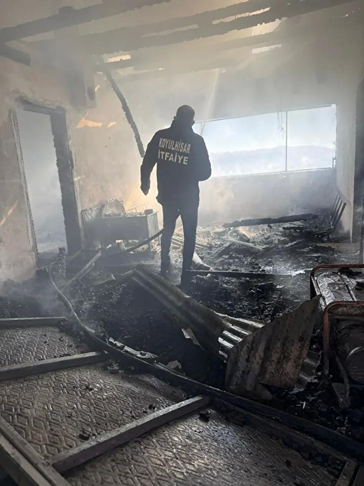 Koşoluk Yaylasında Müstakil Evde Yangın Çıktı, Kayıplar Yaşandı