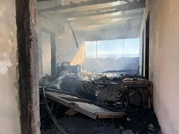 Koşoluk Yaylasında Müstakil Evde Yangın Çıktı, Kayıplar Yaşandı