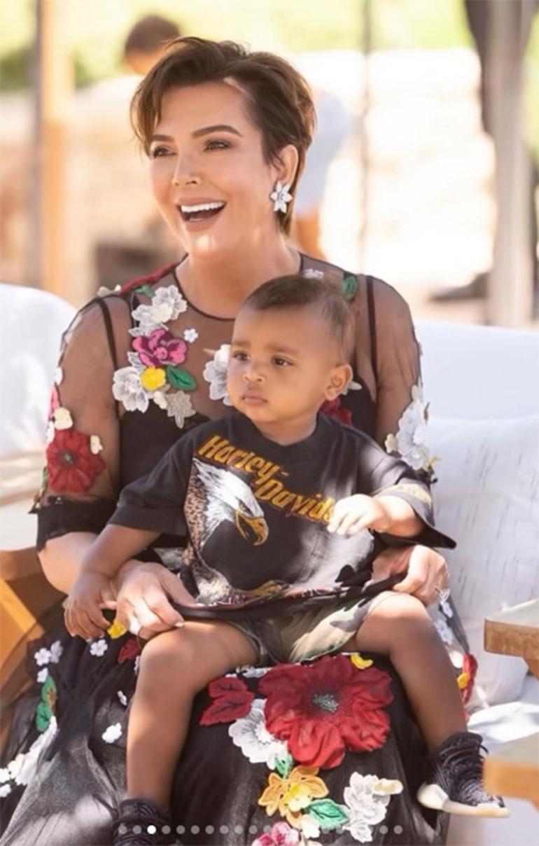 Kris Jennerin 70 Yilinda Aile Gucu ve Basari Hikayesi Kris Jennerin 70 Yilinda Aile Gucu ve Basari Hikayesi